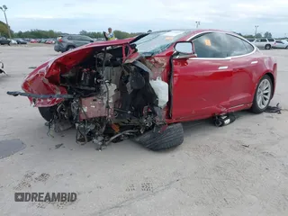 2019 Tesla Model S 75D с VIN 5YJSA1E21KF304075, выставлен на аукционе IAAI как лот 41193021 с пробегом 88 432 миль миль и . История ставок и продаж доступна на DreamBid. Изображение 2.