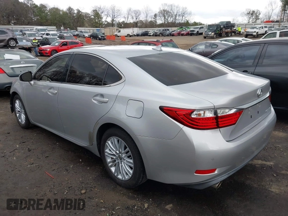 2013 Lexus ES 4dr Sdn with VIN JTHBK1GG1D2034954, listed as a IAAI auction lot 41720790 with 136,447 mi miles. Bid and sale history available at carsss.com. Image 3.