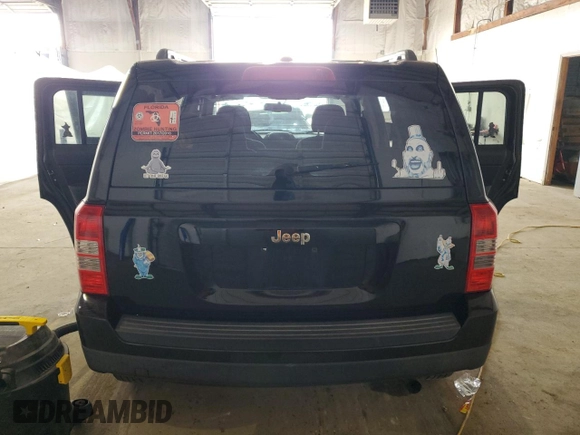 2016 Jeep Patriot Sport SE z VIN 1C4NJPBA4GD527530, wystawiony jako Copart lot #55836515 z przebiegiem 133 049 mil mil oraz Czysty tytuł • Clean title. Historia ofert i sprzedaży dostępna na DreamBid. Obrazek 6.