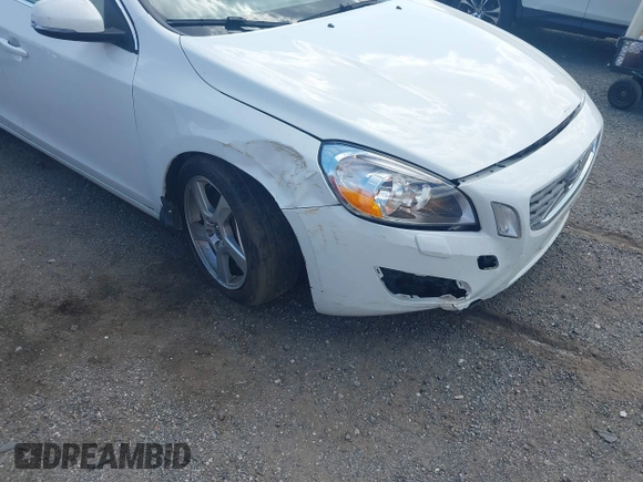 2012 Volvo S60 T5 с VIN YV1622FS5C2119061, выставлен на аукционе IAAI как лот 42167871 с пробегом 133 727 миль миль и . История ставок и продаж доступна на DreamBid. Изображение 6.