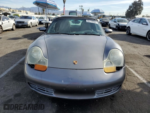 2002 Porsche Boxster z VIN WP0CA29862U621821, wystawiony jako Copart lot #85770484 z przebiegiem 121 843 mil mil oraz Czysty tytuł • Clean title. Historia ofert i sprzedaży dostępna na DreamBid. Obrazek 5.