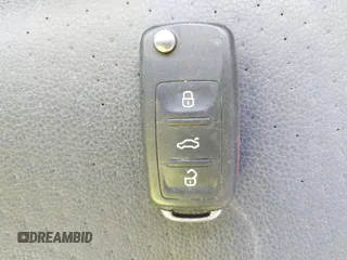 2015 Volkswagen Jetta SE z VIN 3VWD07AJ3FM266598, wystawiony jako IAAI lot #41757080 z przebiegiem 127 815 mil mil oraz . Historia ofert i sprzedaży dostępna na DreamBid. Obrazek 11.