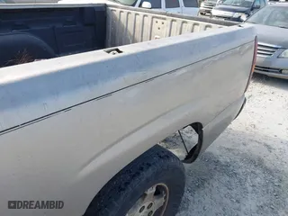 2000 Chevrolet Silverado 1500 with VIN 1GCEC14V8YE329195, listed as a IAAI auction lot 41684278 with 450,167 mi miles. Bid and sale history available at carsss.com. Image 6.