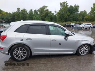 2010 Audi Q5 Premium with VIN WA1CKAFP0AA092895, listed as a IAAI auction lot 40445576 with 152,659 mi miles. Bid and sale history available at carsss.com. Image 13.