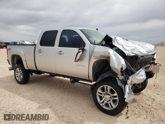 2011 GMC Sierra 2500HD SLE z VIN 1GT120C84BF232715, wystawiony jako Copart lot #50165864 z przebiegiem 143 862 mil mil oraz Szkoda całkowita • Salvage title. Historia ofert i sprzedaży dostępna na DreamBid. Obrazek 4.
