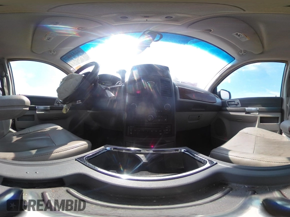 2008 Chrysler Town & Country Touring с VIN 2A8HR54P38R133357, выставлен на аукционе IAAI как лот 42514872 с пробегом 159 240 миль миль и . История ставок и продаж доступна на DreamBid. Изображение 18.