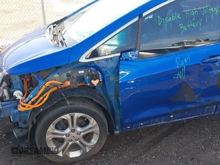 2021 Chevrolet Bolt EV LT z VIN 1G1FY6S05M4100363, wystawiony jako IAAI lot #42091631 z przebiegiem 26 812 mil mil oraz . Historia ofert i sprzedaży dostępna na DreamBid. Obrazek 6.