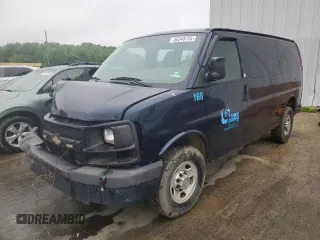 2013 Chevrolet Express Cargo z VIN 1GCWGFCA3D1125104, wystawiony jako Copart lot #56348725 z przebiegiem Nie podano mil oraz Szkody całkowita. Historia ofert i sprzedaży dostępna na DreamBid. Obrazek 1.