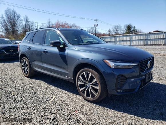 2025 Volvo XC60 Ultra with VIN YV4M12RM7S1002340, listed as a Copart auction lot 49876705 with 2,910 mi miles and Salvage Title. Bid and sale history available at carsss.com. Image 4.