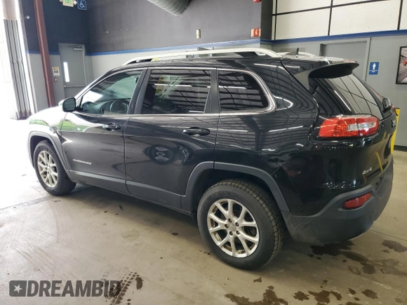 2015 Jeep Cherokee Latitude with VIN 1C4PJMCS6FW795643, listed as a Copart auction lot 56276355 with 152,208 mi miles and Clean Title. Bid and sale history available at DreamBid. Image 2.