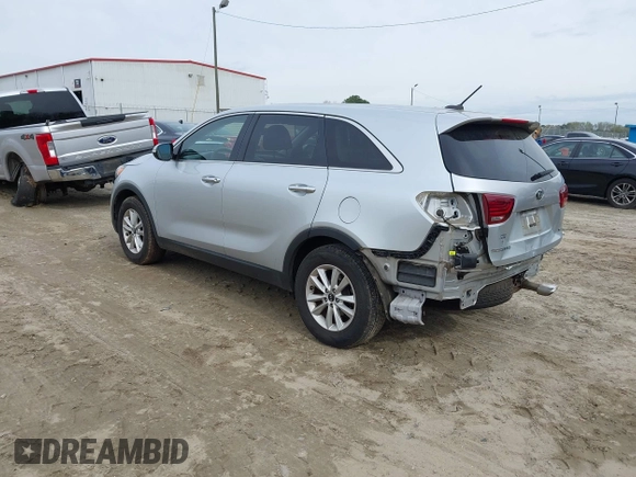 2019 Kia Sorento LX V6 with VIN 5XYPG4A5XKG489337, listed as a IAAI auction lot 41848949 with 101,510 mi miles. Bid and sale history available at carsss.com. Image 3.