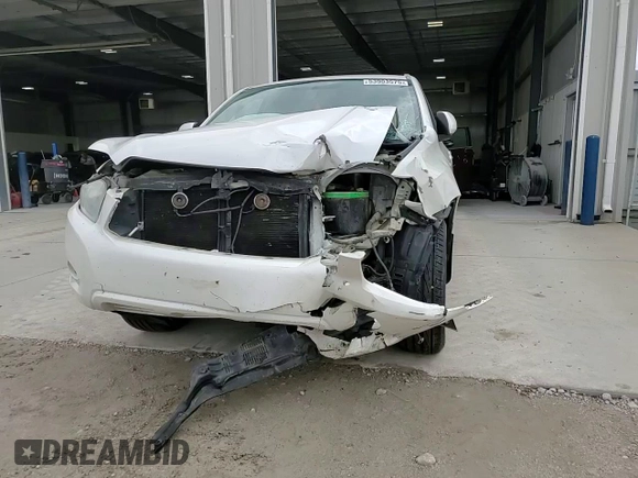 2010 Toyota Highlander Limited with VIN 5TDDK3EH1AS024432, listed as a Copart auction lot 53903575 with 177,763 mi miles and Salvage title. Bid and sale history available at DreamBid. Image 14.