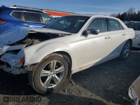 2014 Chrysler 300 C z VIN 2C3CCAEG8EH320769, wystawiony jako Copart lot #55211055 z przebiegiem 163 430 mil mil oraz Szkoda całkowita • Salvage title. Historia ofert i sprzedaży dostępna na DreamBid. Obrazek 1.