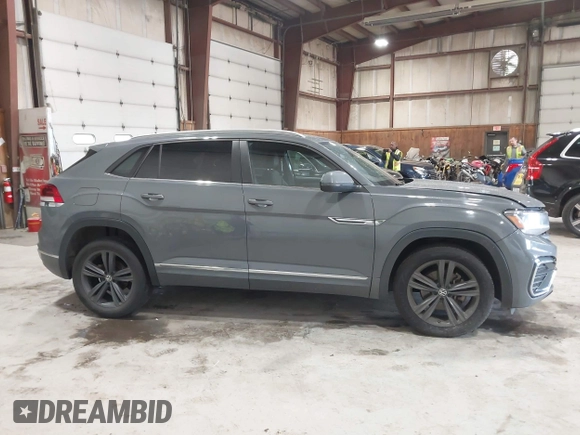 2020 Volkswagen Atlas SE with VIN 1V21E2CA5LC229605, listed as a IAAI auction lot 42431332 with 42,506 mi miles and . Bid and sale history available at DreamBid. Image 13.