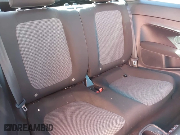 2019 Volkswagen Beetle S с VIN 3VWFD7AT7KM719095, выставлен на аукционе IAAI как лот 40919031 с пробегом 86 516 миль миль и . История ставок и продаж доступна на DreamBid. Изображение 8.