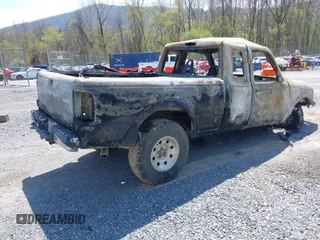 2003 Ford Ranger XL Fleet with VIN 1FTZR45E03TA11205, listed as a IAAI auction lot 42033145 with Not Provided miles and . Bid and sale history available at carsss.com. Image 4.