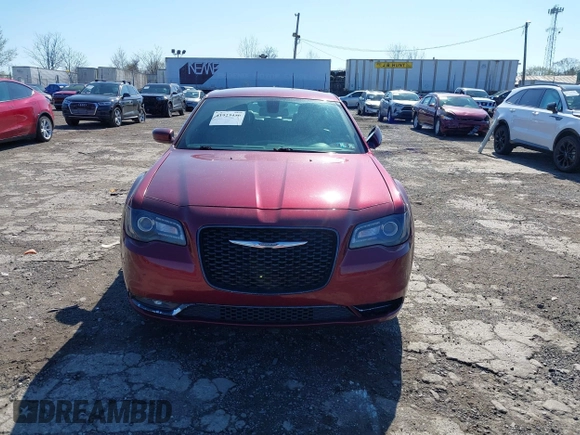 2019 Chrysler 300 with VIN 2C3CCAGG0KH586117, listed as a IAAI auction lot 41923456 with 86,174 mi miles. Bid and sale history available at carsss.com. Image 12.