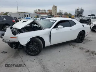 2018 Dodge Challenger SXT z VIN 2C3CDZAG3JH314633, wystawiony jako Copart lot #50465155 z przebiegiem Nie podano mil oraz Szkoda całkowita • Salvage title. Historia ofert i sprzedaży dostępna na DreamBid. Obrazek 1.