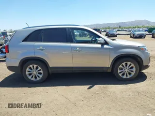 2014 Kia Sorento EX with VIN 5XYKUDA72EG543707, listed as a IAAI auction lot 42045776 with 83,700 mi miles. Bid and sale history available at carsss.com. Image 13.