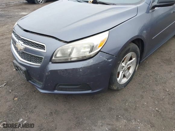 2013 Chevrolet Malibu LS with VIN 1G11B5SA5DF156385, listed as a IAAI auction lot 41131950 with 194,955 mi miles. Bid and sale history available at carsss.com. Image 6.
