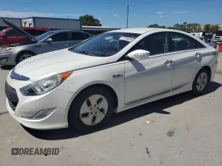 2012 Hyundai Sonata Hybrid z VIN KMHEC4A42CA032867, wystawiony jako Copart lot #61369295 z przebiegiem 151 751 mil mil oraz Czysty tytuł • Clean title. Historia ofert i sprzedaży dostępna na DreamBid. Obrazek 1.
