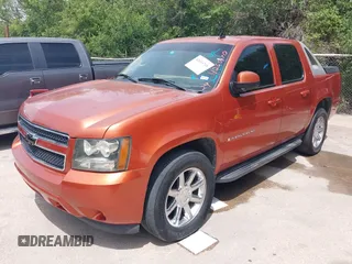2007 Chevrolet Avalanche LTZ z VIN 3GNEC12037G156692, wystawiony jako IAAI lot #42654718 z przebiegiem 261 918 mil mil oraz . Historia ofert i sprzedaży dostępna na DreamBid. Obrazek 2.