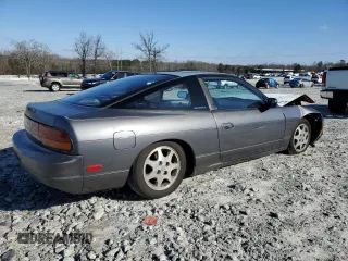1993 Nissan 240SX SE Limited Edition z VIN JN1MS36P4PW314410, wystawiony jako Copart lot #46978135 z przebiegiem 189 289 mil mil oraz Szkody całkowita. Historia ofert i sprzedaży dostępna na DreamBid. Obrazek 3.