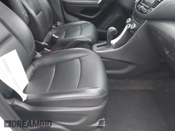 2022 Chevrolet Trax LT with VIN KL7CJPSMXNB526129, listed as a IAAI auction lot 42052390 with 20,973 mi miles and . Bid and sale history available at DreamBid. Image 5.