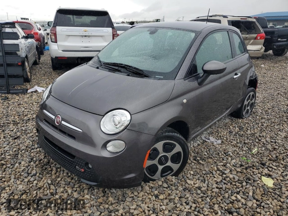2017 FIAT 500e with VIN 3C3CFFGE0HT600746, listed as a Copart auction lot 55964925 with 30,465 mi miles and Salvage title. Bid and sale history available at DreamBid. Image 1.