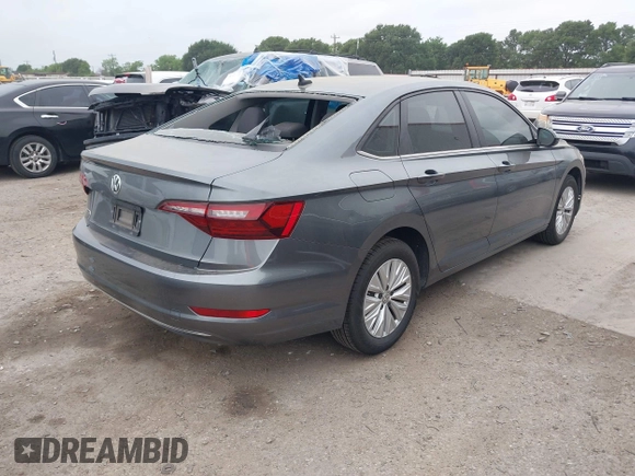2020 Volkswagen Jetta S z VIN 3VWCB7BU7LM030563, wystawiony jako IAAI lot #42136203 z przebiegiem 52 649 mil mil oraz . Historia ofert i sprzedaży dostępna na DreamBid. Obrazek 4.