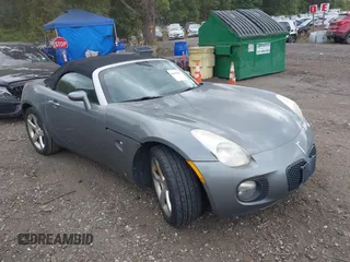 2007 Pontiac Solstice GXP z VIN 1G2MG35XX7Y129206, wystawiony jako IAAI lot #40409610 z przebiegiem 179 059 mil mil oraz . Historia ofert i sprzedaży dostępna na DreamBid. Obrazek 1.