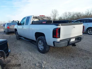 2007 Chevrolet Silverado 1500 LT w/1LT with VIN 1GCEC19J47Z510694, listed as a IAAI auction lot 41474581 with 186,066 mi miles. Bid and sale history available at carsss.com. Image 3.