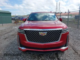 2021 Cadillac Escalade Premium Luxury z VIN 1GYS4BKL6MR453583, wystawiony jako IAAI lot #42129264 z przebiegiem 11 322 mil mil oraz . Historia ofert i sprzedaży dostępna na DreamBid. Obrazek 12.