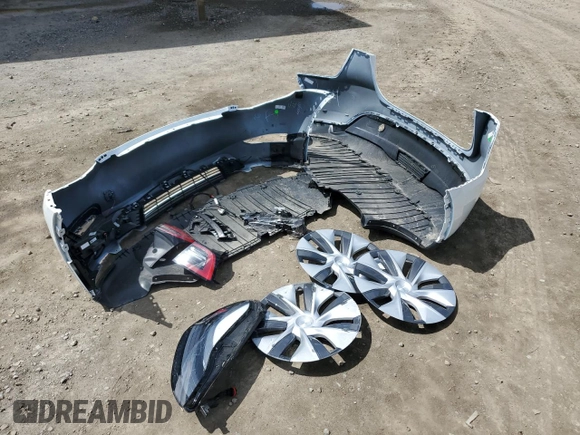 2024 Tesla Model Y z VIN 7SAYGDED4RF054565, wystawiony jako Copart lot #51188065 z przebiegiem 10 540 mil mil oraz Szkoda całkowita • Salvage title. Historia ofert i sprzedaży dostępna na DreamBid. Obrazek 15.