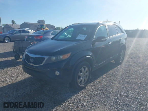 2011 Kia Sorento LX with VIN 5XYKTCA14BG079081, listed as a IAAI auction lot 42159278 with 224,639 mi miles. Bid and sale history available at carsss.com. Image 2.