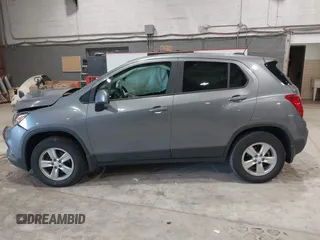 2020 Chevrolet Trax LS z VIN 3GNCJNSB8LL146506, wystawiony jako IAAI lot #41886763 z przebiegiem 21 255 mil mil oraz . Historia ofert i sprzedaży dostępna na DreamBid. Obrazek 14.