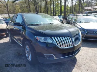 2013 Lincoln MKX with VIN 2LMDJ6JK9DBL47557, listed as a IAAI auction lot 41922605 with 246,964 mi miles. Bid and sale history available at carsss.com. Image 1.