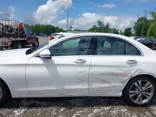 2020 Mercedes-Benz C 300 z VIN WDDWF8DB1LR543088, wystawiony jako IAAI lot #42193679 z przebiegiem 54 050 mil mil oraz . Historia ofert i sprzedaży dostępna na DreamBid. Obrazek 14.