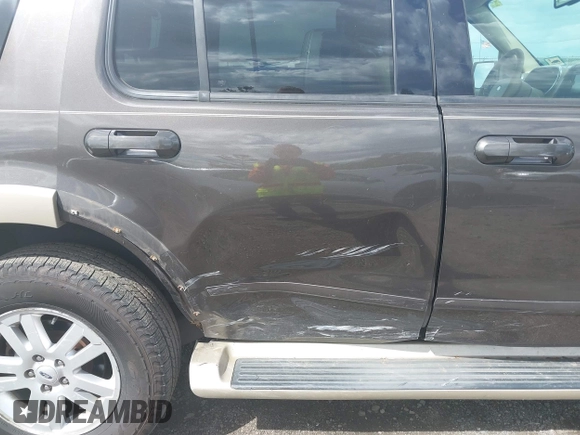 2006 Ford Explorer Eddie Bauer z VIN 1FMEU74E46UA44430, wystawiony jako IAAI lot #42300632 z przebiegiem 167 244 mil mil oraz . Historia ofert i sprzedaży dostępna na DreamBid. Obrazek 6.