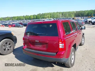 2017 Jeep Patriot Sport with VIN 1C4NJPBB8HD103682, listed as a IAAI auction lot 42001898 with 204,000 mi miles. Bid and sale history available at carsss.com. Image 4.