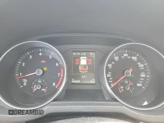 2017 Volkswagen Passat SE z VIN 1VWGT7A32HC062661, wystawiony jako Copart lot #53167835 z przebiegiem 44 689 mil mil oraz Szkoda całkowita • Salvage title. Historia ofert i sprzedaży dostępna na DreamBid. Obrazek 9.