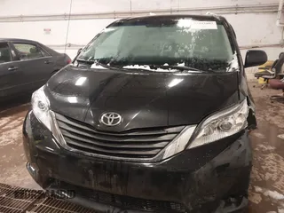 2012 Toyota Sienna LE with VIN 5TDJK3DC1CS036110, listed as a IAAI auction lot 41943807 with 255,111 mi miles. Bid and sale history available at carsss.com. Image 12.