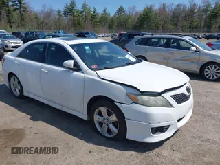 2011 Toyota Camry LE z VIN 4T1BF3EK0BU592218, wystawiony jako IAAI lot #42096268 z przebiegiem 121 132 mil mil oraz . Historia ofert i sprzedaży dostępna na DreamBid. Obrazek 1.