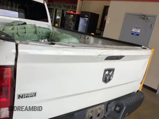 2018 Ram 2500 Tradesman z VIN 3C6UR4HJ8JG274627, wystawiony jako IAAI lot #42575840 z przebiegiem 152 686 mil mil oraz . Historia ofert i sprzedaży dostępna na DreamBid. Obrazek 1.