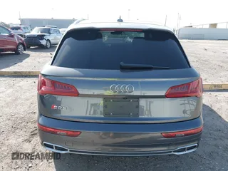 2018 Audi SQ5 Premium Plus z VIN WA1A4AFY1J2147407, wystawiony jako IAAI lot #40910292 z przebiegiem 74 942 mil mil oraz . Historia ofert i sprzedaży dostępna na DreamBid. Obrazek 16.