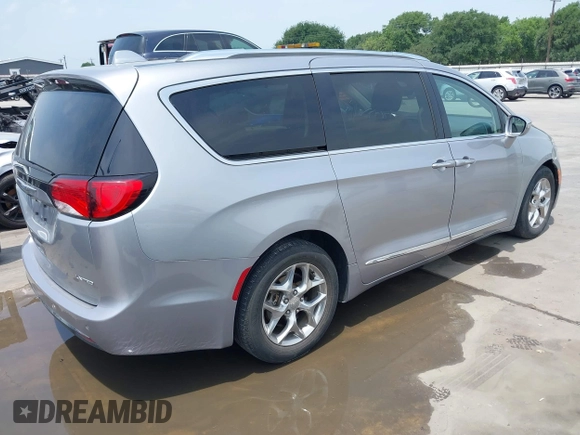 2018 Chrysler Pacifica Limited z VIN 2C4RC1GG2JR232677, wystawiony jako IAAI lot #42274816 z przebiegiem 136 402 mil mil oraz . Historia ofert i sprzedaży dostępna na DreamBid. Obrazek 4.