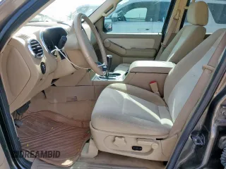 2008 Ford Explorer XLT z VIN 1FMEU63E78UB06868, wystawiony jako Copart lot #57760985 z przebiegiem 187 479 mil mil oraz Szkoda całkowita • Salvage title. Historia ofert i sprzedaży dostępna na DreamBid. Obrazek 7.