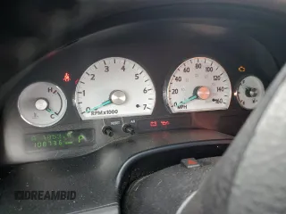 2003 Ford Thunderbird Deluxe z VIN 1FAHP60AX3Y101570, wystawiony jako Copart lot #51546865 z przebiegiem 108 736 mil mil oraz Szkoda całkowita • Salvage title. Historia ofert i sprzedaży dostępna na DreamBid. Obrazek 9.