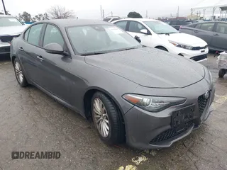 2022 Alfa Romeo Giulia z VIN ZARFAMAN1N7661999, wystawiony jako IAAI lot #41546998 z przebiegiem 35 871 mil mil oraz . Historia ofert i sprzedaży dostępna na DreamBid. Obrazek 1.