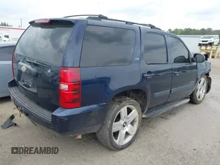 2007 Chevrolet Tahoe LT z VIN 1GNFC13067R201692, wystawiony jako IAAI lot #42084896 z przebiegiem 260 159 mil mil oraz . Historia ofert i sprzedaży dostępna na DreamBid. Obrazek 4.